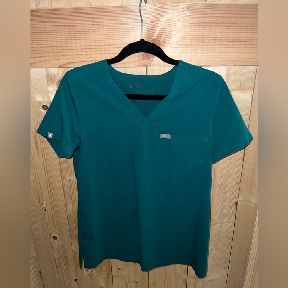 Catarina One-Pocket Scrub Top